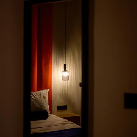 Crown Apartment *
