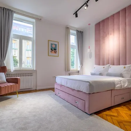 Crown * Zagreb