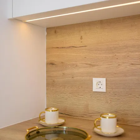 Crown Apartment